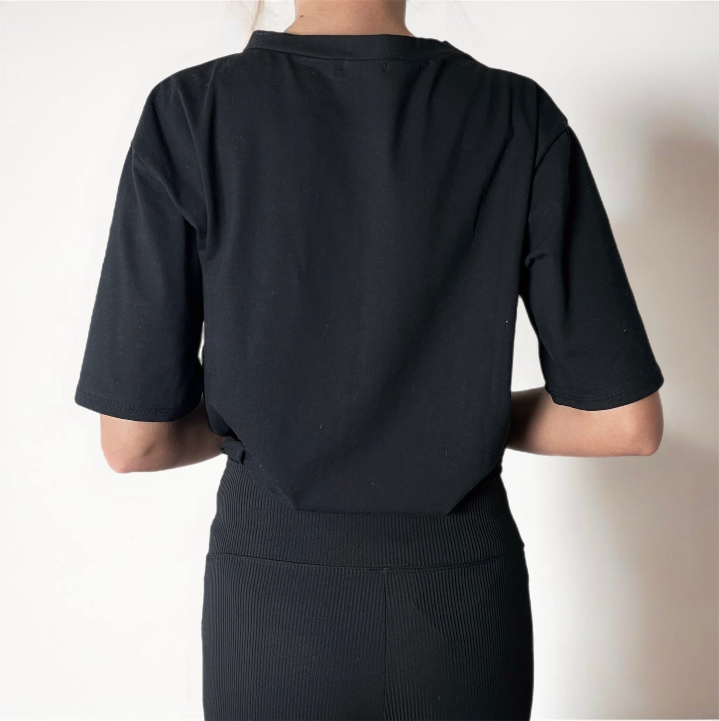 Kelia Floral Graphic Printed T-Shirt Top-Black. (ONE SIZE UK 8/14)