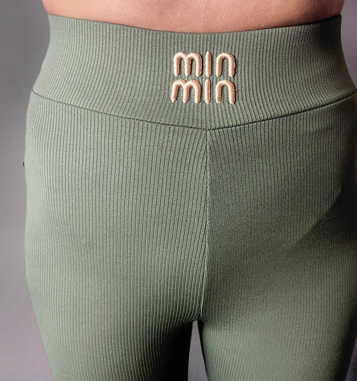 Ladies high waist leggins. Colour: khaki. One size.