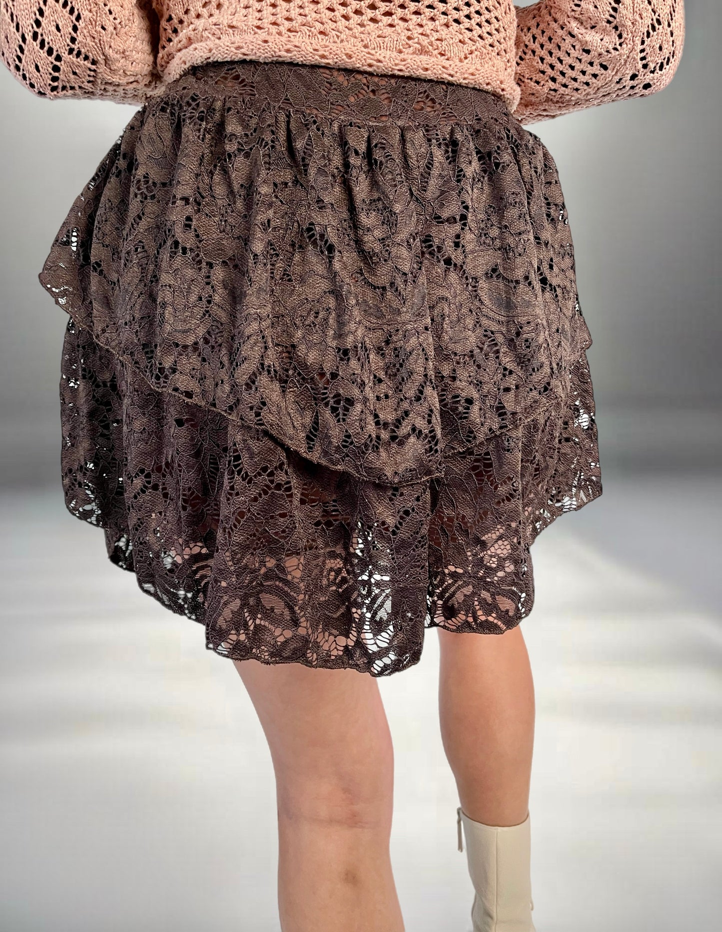 ONE SIZE, fits sizes S, M, L. skirt-shorts. Colour: brown.